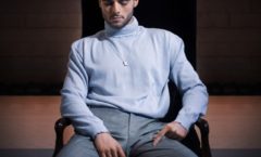 Cantor e compositor Zek comemora o sucesso de seu mais recente single: “Mete o Louco”