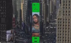 MC Dricka tem rosto estampado na Times Square, em Nova York