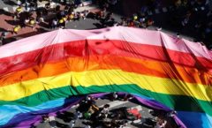 25ª Parada do Orgulho LGBT+ de SP aconteceu neste domingo pela internet; HIV foi o tema desta edição