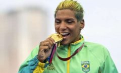 Ana Marcela Cunha é campeã olímpica na maratona aquática em Tóquio