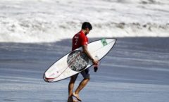 Gabriel Medina vai perder etapa do Mundial em Teahupoo porque não tomou vacina