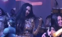 Ex-BBB Flay é pedida em casamento durante festa de aniversário