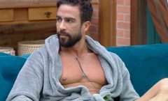 Em A Fazenda 13, Erasmo Viana revela que quebrou o dedo com raiva de ator global que ‘cantou’ Gabriela Pugliesi