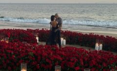 Kourtney Kardashian e Travis Barker ficam noivos após pedido de casamento na beira do mar