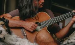 O violão e a intenção d’um mundo melhor: ouça o novo EP de Pedro Casagrande
