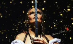 Samantha Stefany Tormes é supreendida pelo artista plástico Luciano Oliveira com um quadro  retratando sua força e espiritualidade