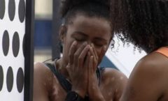 BBB22: Natália se sente culpada por expulsão de Maria e tenta se acalmar