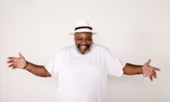 Sérgio Loroza leva o Baile Doloroza para o Teatro Riachuelo