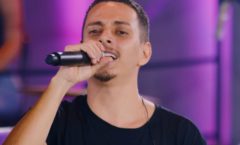 Felipe Grilo divulga clipe de pot-pourri acústico “Alô / Deixaria Tudo”