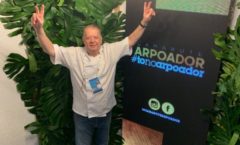 O chefe Édson Alexandre da Máxxima Gastronomia assina o menu de vários camarotes na Sapucaí, incluindo o mais luxuoso da avenida: Camarote + Brasil