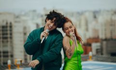 LUCAS PRETTI CONVIDA CAROL BIAZIN PARA NOVA VERSÃO DE “GAROTA INFERNAL” EM SEU PROJETO, “SKY SESSIONS”