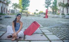 Universo Construtivo’, de Duda Oliveira, traz o poder transformador da arte e da mulher.