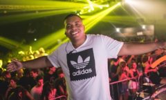 DJ Kaique e Zebrinha se apresentam em aniversário de produtor carioca