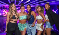 MC Rebecca curte balada no Lalu Lounge