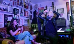 A idade bateu e a banda Persia resolveu transformar em clipe. Assista!