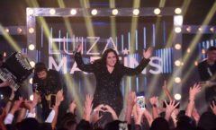 Luiza Martins grava DVD em Brasília e se emociona em cena