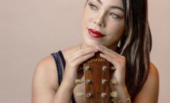 Stephanie Jacovine integra a nova geração da MPB