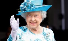 Rainha Elizabeth II está em observação médica