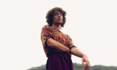Após ter música em novela da Rede Globo, Jaffar Bambirra volta aos palcos com  show no Teatro Cesgranrio