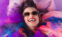 Conheça Ella De Vuono, a drag sapatão