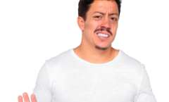 O comediante Renato Albani traz seu espetáculo “Me Tornei Quem Eu Mais Temia” para o Teatro Multiplan em única apresentação!