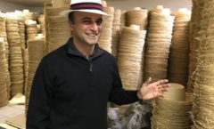 Empresário Marcelo Sarquis investe no mercado de moda do Rio, abrindo em breve a primeira loja física da Aba, especializada em chapéus de Panamá originais, no Shopping Cassino Atlântico