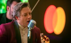 Show do Tenor Felipe Menegat surpreende público do famoso Rooftop Pricelless
