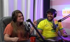 O casal “A Gringa e o Maridão” participam do podcast e revela momento emocionante do pedido de casamento