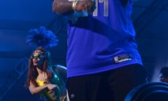 Qual será a sensação? Mc Ryan SP surpreende Anitta durante participação em show da cantora