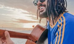 Julies bate 3 milhões de streams no Spotify com álbum de estreia e anuncia parceria com Los Brasileiros