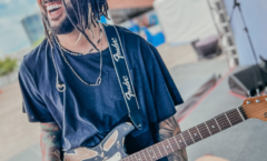 Ao lado de indicados ao Grammy, Julies faz segundo lançamento de nova era