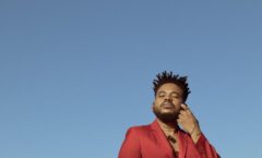 Theodoro celebra o amor preto em seu terceiro e homônimo disco