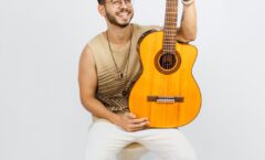 Nathan Carvalho encerra os lançamentos do ano com versão acústica de “Vida Leve