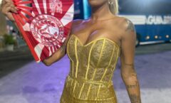 Franciele Grossi faz sua estreia no Carnaval do Rio de Janeiro no carro alegórico da Unidos de Padre Miguel